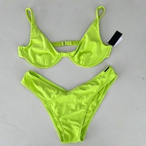 Kendall and Kylie Bikini